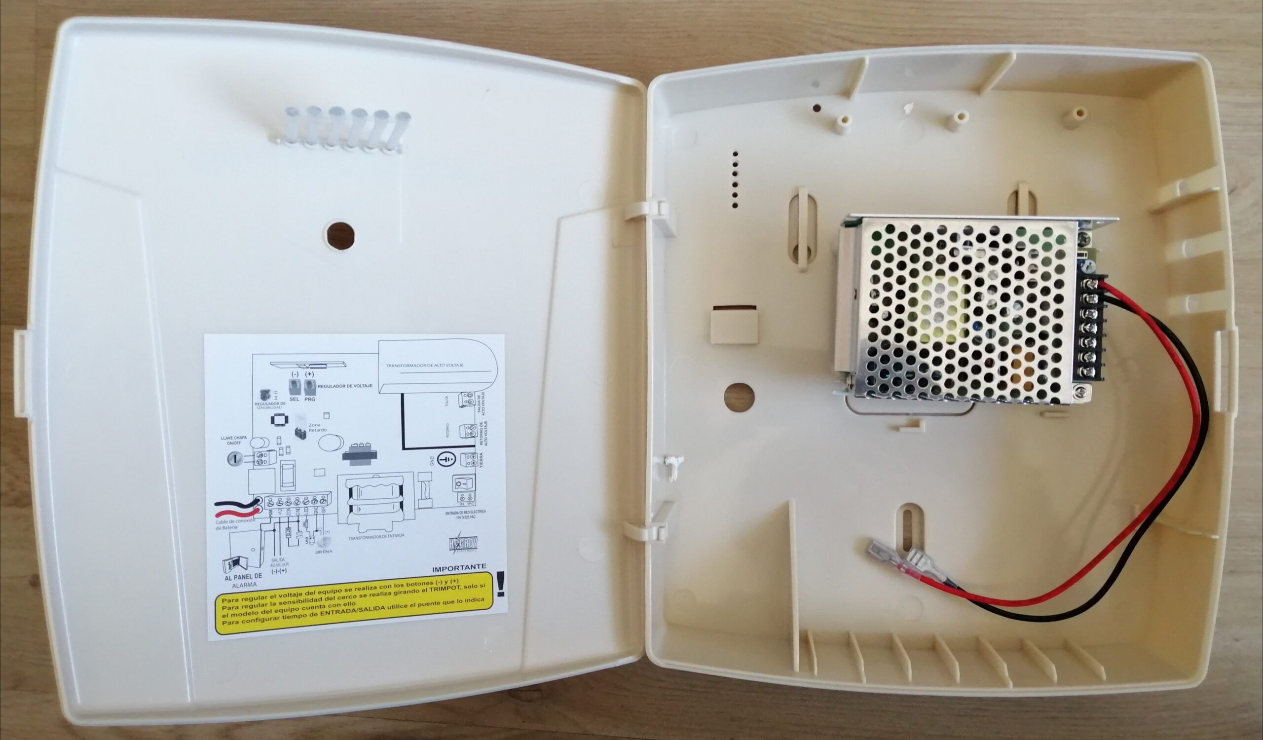 Fuente De Poder 12V 5A con carcador de bateria