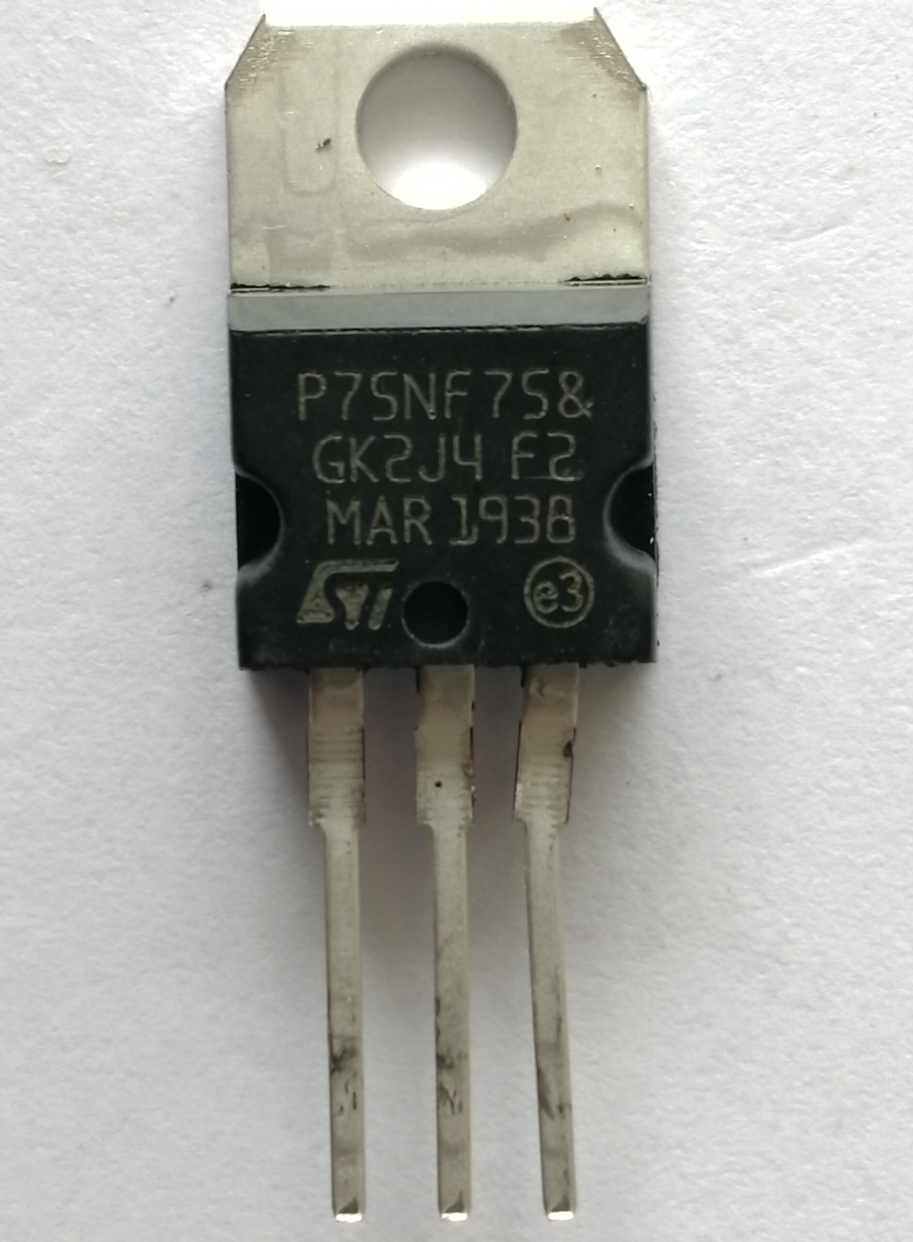 MOSFET STP75NF75, N-Canal, 80 A, 75 V, TO-220 STripFET. 3 UNIDADES